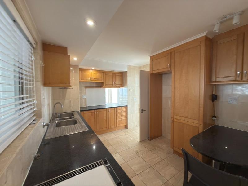 To Let 3 Bedroom Property for Rent in Sea Point Western Cape